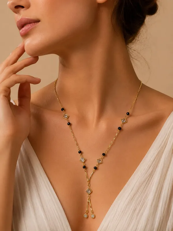 Modern_Gold_Mangalsutra_Necklace_with_Diamond_and_Black_Beads_|_Minimalist_Design