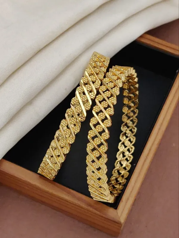 Ornate_Gold_Plated_Lattice_Pattern_Statement_Kada_Bangles
