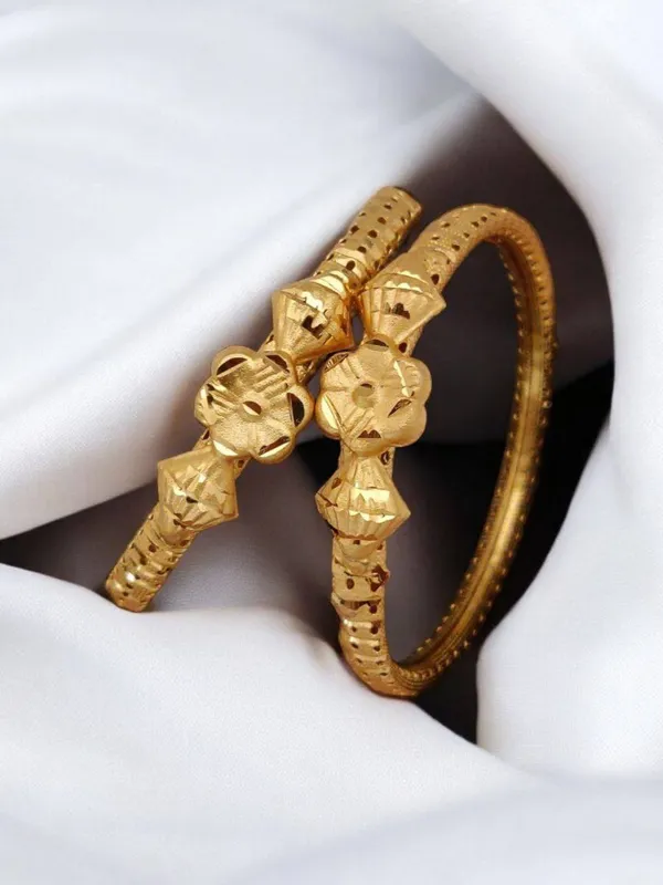 Traditional_Indian_Gold_Kada_Bangle_Set