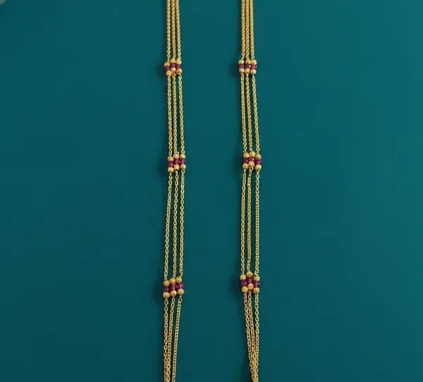 Traditional_Indian_Gold_Necklace_with_Ruby_Accents