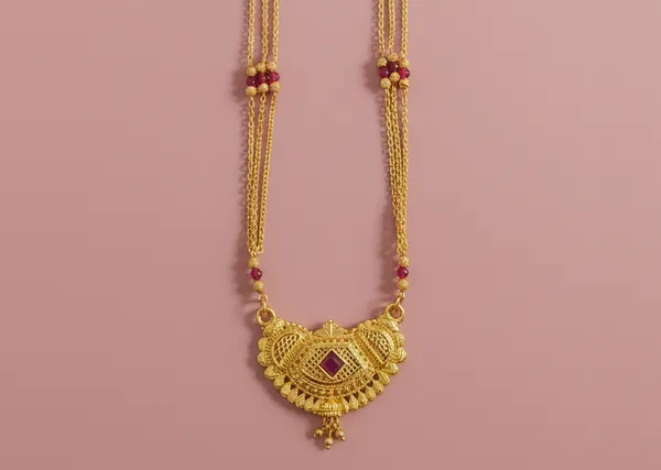 Traditional_Indian_Gold_Necklace_with_Ruby_Accents