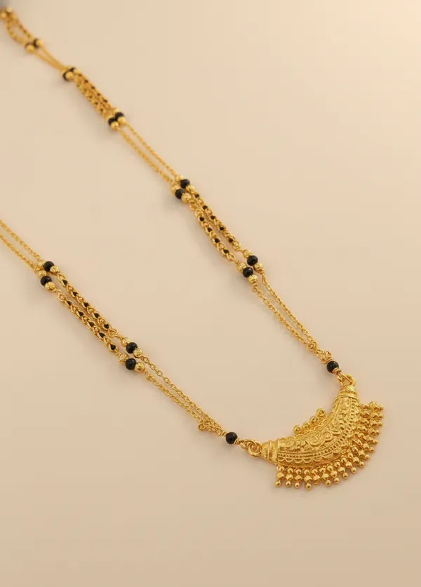 Traditional_Maharashtrian_Crescent_Design_Mangalsutra_with_Dual-Layered_Beaded_Chain