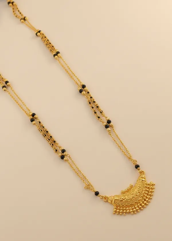 Traditional_Maharashtrian_Crescent_Design_Mangalsutra_with_Dual-Layered_Beaded_Chain