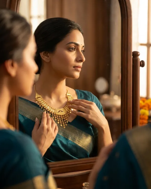 Exquisite_Peacock_Motif_Gold_Rani_Haar