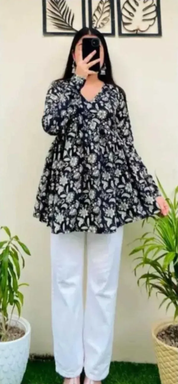 Women_Black_Floral_Printed_Long_Sleeve_Tunic_Top
