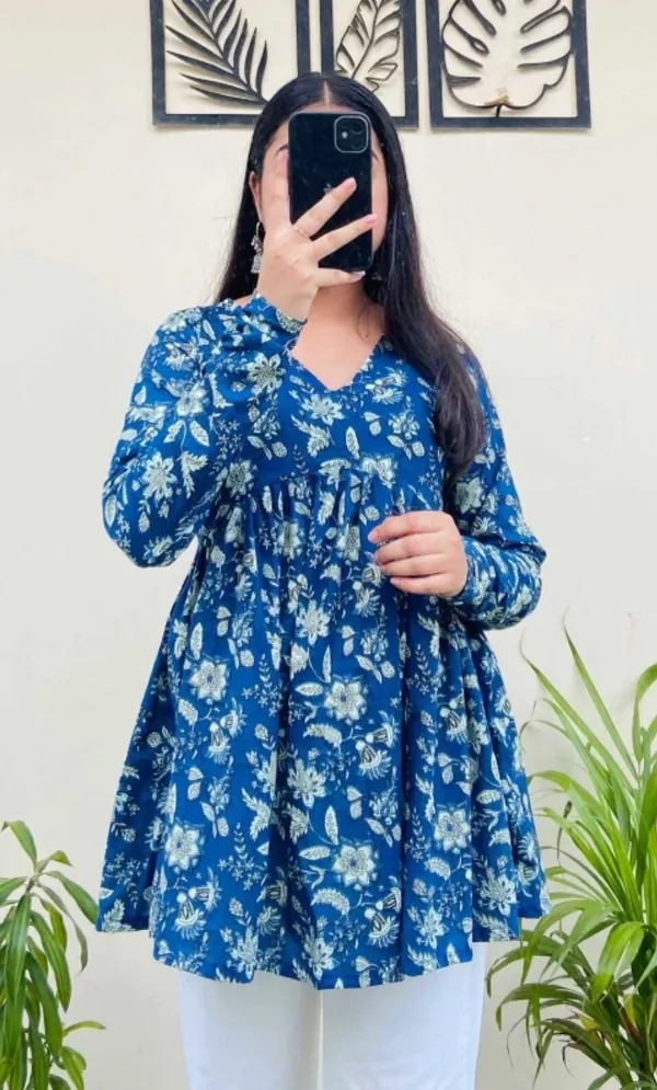 Women_Blue_Floral_Printed_Long_Sleeve_Tunic_Top