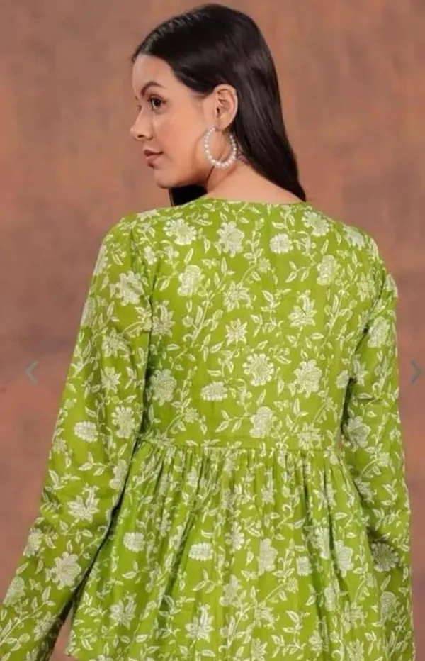 Women_Green_Floral_Printed_Long_Sleeve_Tunic_Top