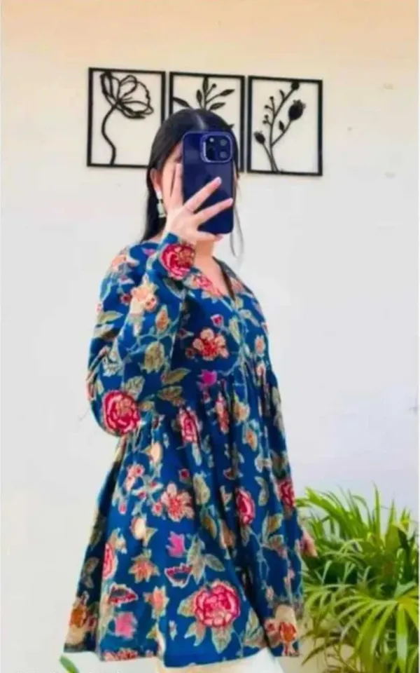 Women_Navy_Blue_Floral_Printed_Long_Sleeve_Tunic_Top