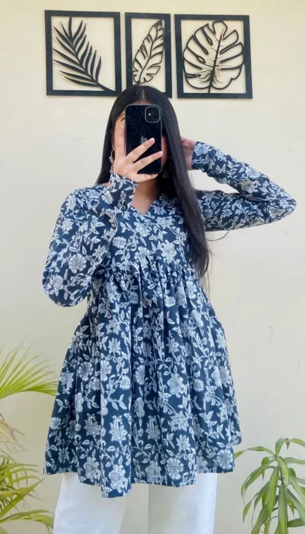 Women_Dark_Blue_Floral_Printed_Long_Sleeve_Tunic_Top