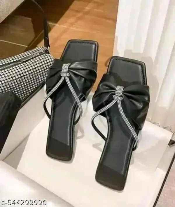 Black_Pretty_Platform_Synthetic_Flats_Chappal_For_Women