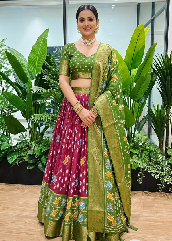 Wine_With_Heavy_Lichi_Fabric_With_Jacquard_Border_Jari_Lining_With_Print