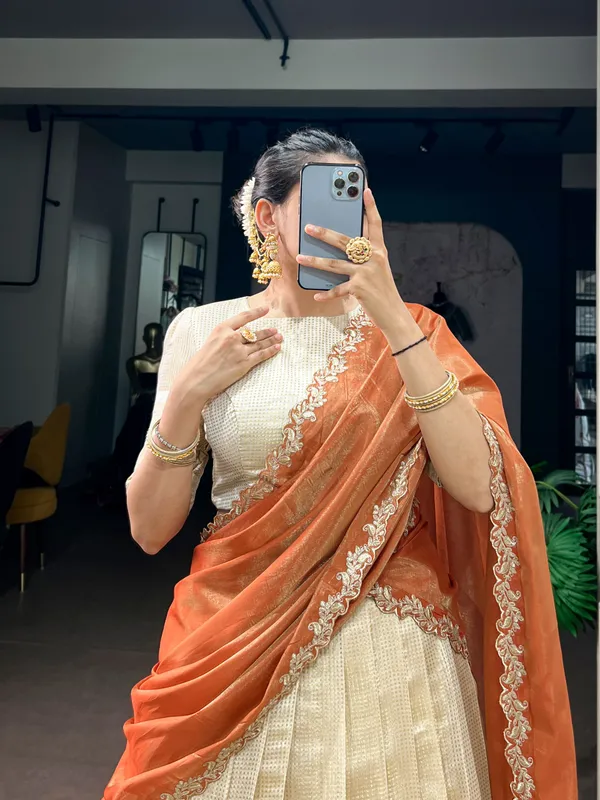 Celebrate_the_joy_of_Onam_in_a_look_that_feels_as_beautiful_as_the_occasion