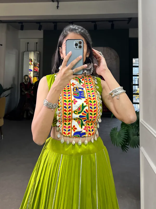 Parrot_Premium_&_Elegant_Rayon_Lehenga_Choli_For_Women