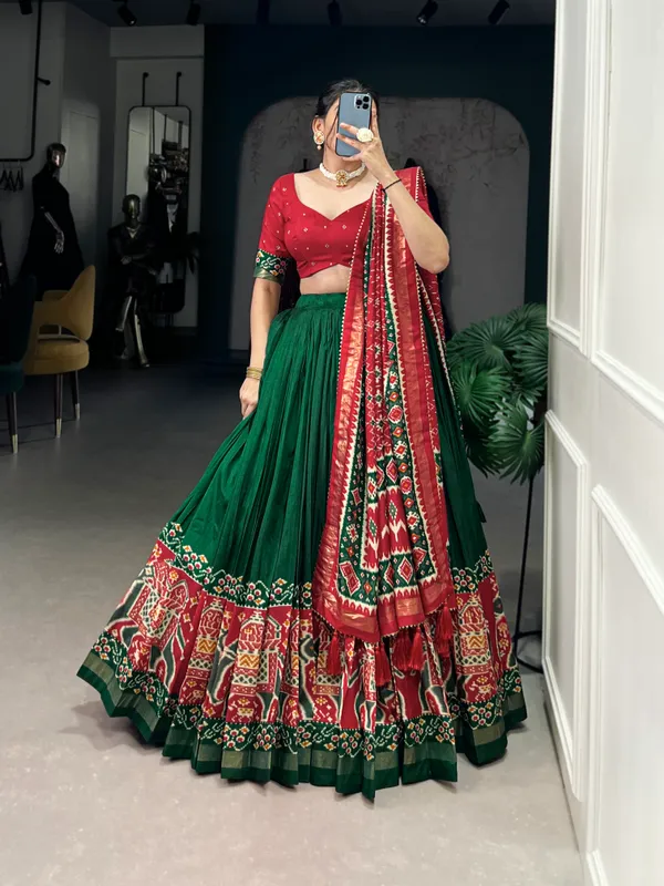 Green_Premium_&_Elegant_Dola_Silk_Lehenga_Choli_For_Women