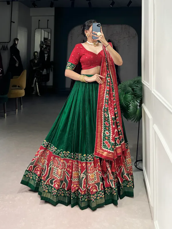 Green_Premium_&_Elegant_Dola_Silk_Lehenga_Choli_For_Women