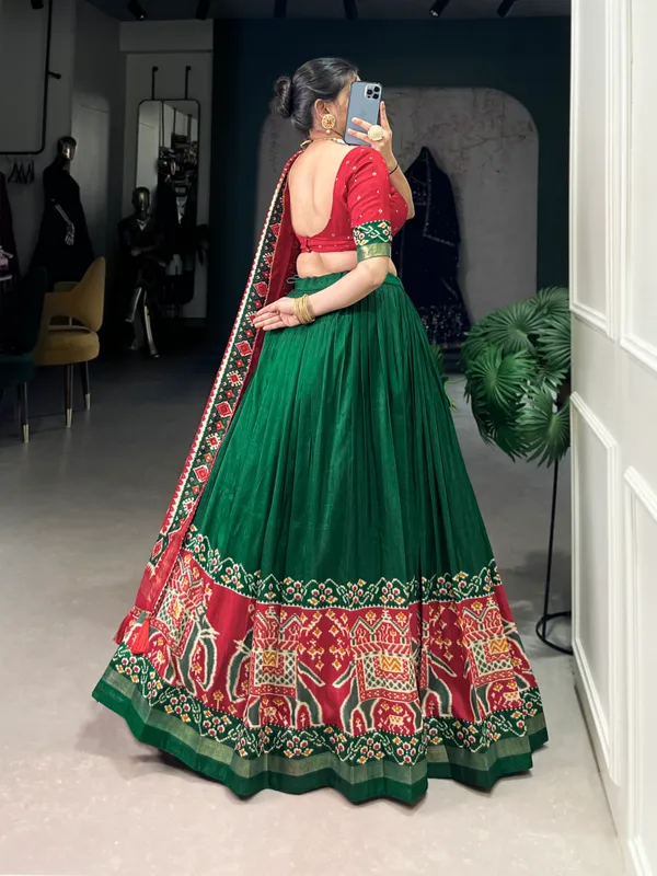 Green_Premium_&_Elegant_Dola_Silk_Lehenga_Choli_For_Women