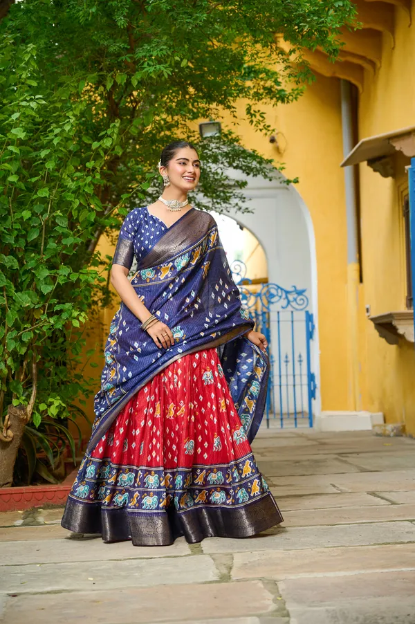 Red_With_Heavy_Lichi_Fabric_With_Jacquard_Border_Jari_Lining_With_Print