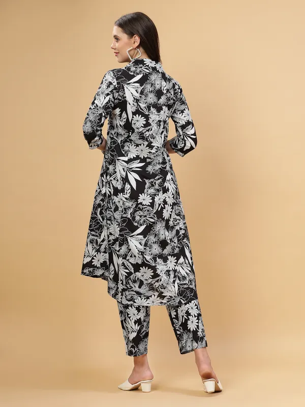 Black_Pure_Cotton_Floral_Printed_Kurta_Pant_Suit_Set