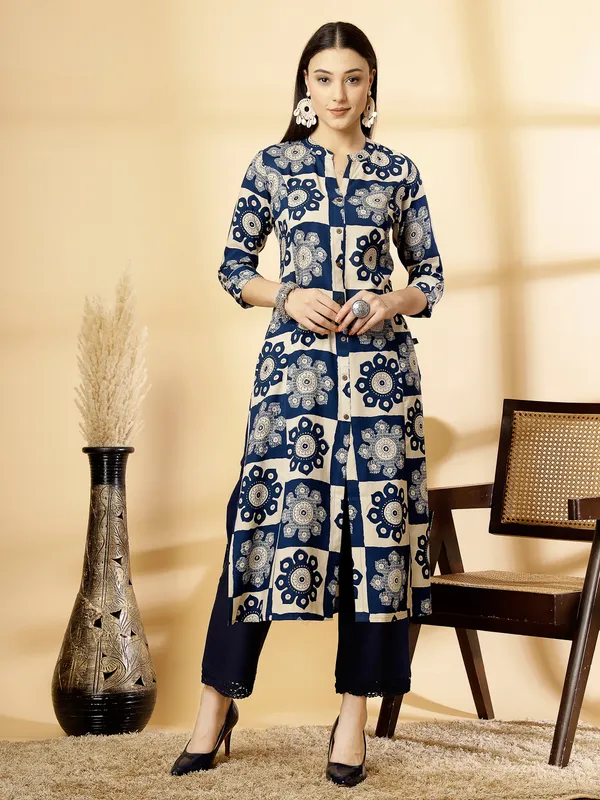 Navy_Blue_Viscose_Floral_Printed_Kurta