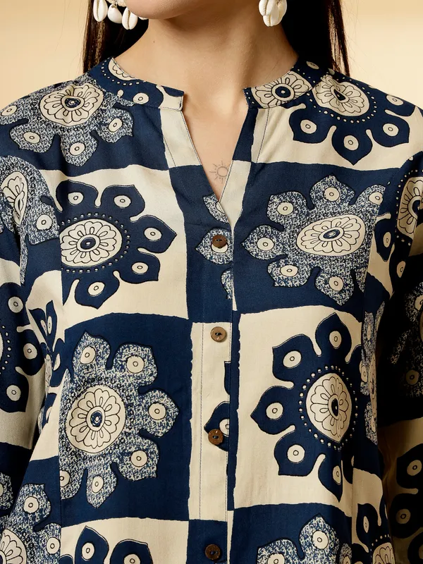 Navy_Blue_Viscose_Floral_Printed_Kurta