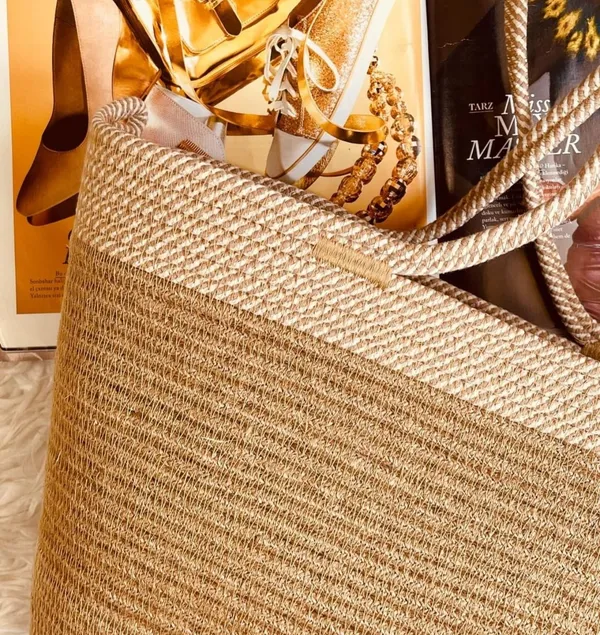 All_the_Cultures_Fabricating_India_Handmade_Small_Dry_/Natural_baskets/Chic_Dry__bag/handbag_from_India/carry_tote_bag_Sling_Bags_White-Crtoon/kids_baskets