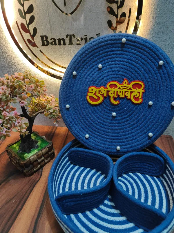 All_the_Cultures_Fabricating_India_Handmade_Small_Dry_/Natural_baskets/Chic_Dry__bag/handbag_from_India/carry_tote_bag_Sling_Bags_White-Crtoon/kids_baskets