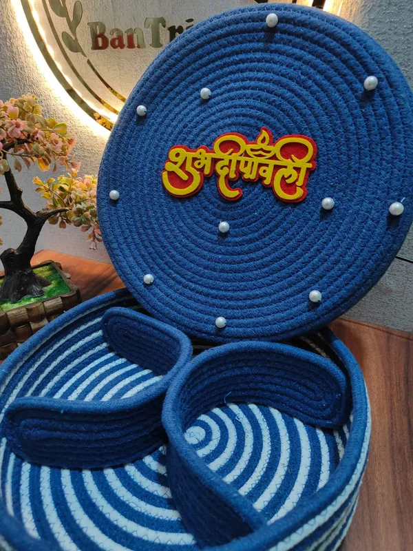 All_the_Cultures_Fabricating_India_Handmade_Small_Dry_/Natural_baskets/Chic_Dry__bag/handbag_from_India/carry_tote_bag_Sling_Bags_White-Crtoon/kids_baskets