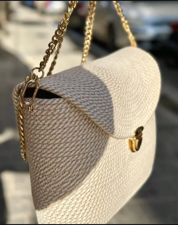 Cotton_Rope/_Jute_/Small_Dry_grass/Natural_Cane/Chic_Dry_Grass_Bag/Super_Area_Rugs/All_Natural_Soft_Jute_Braided_Hand-Woven_Rug_Natural_Black-Pink_Oval_Mat