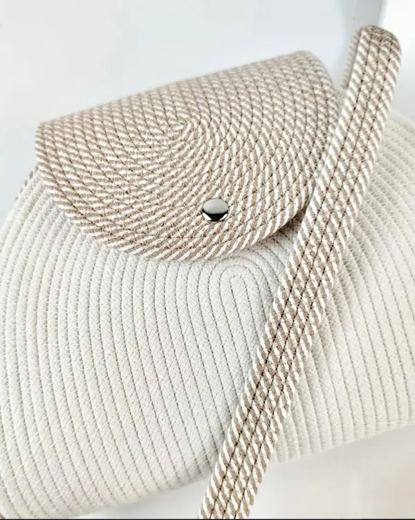 Bantrick_White_Handwoven_Jute_Tote_Bag_–_Eco-Friendly_Women’s_Handbag