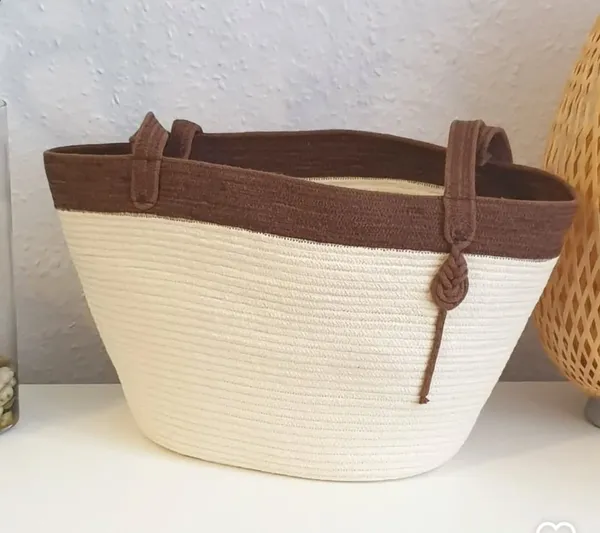 All_the_Cultures_Fabricating_India_Handmade_Small_Dry_/Natural_baskets/Chic_Dry__bag/handbag_from_India/carry_tote_bag_Sling_Bags_White-Crtoon/kids_baskets