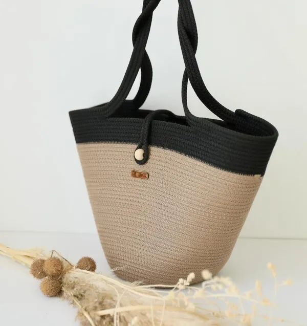 All_the_Cultures_Fabricating_India_Handmade_Small_Dry_/Natural_baskets/Chic_Dry__bag/handbag_from_India/carry_tote_bag_Sling_Bags_White-Crtoon/kids_baskets