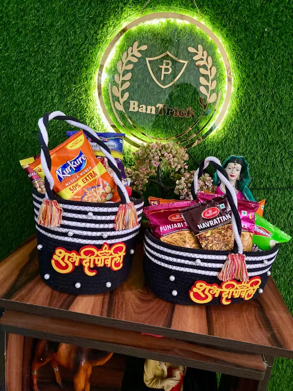 All_the_Cultures_Fabricating_India_Handmade_Small_Dry_/Natural_baskets/Chic_Dry__bag/handbag_from_India/carry_tote_bag_Sling_Bags_White-Crtoon/kids_baskets