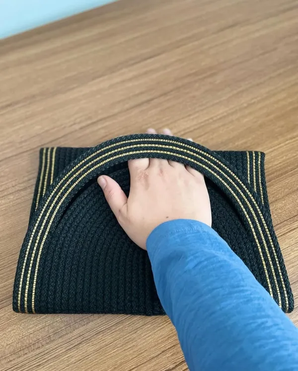 Earthy_Elegance_Clutch_For_Women