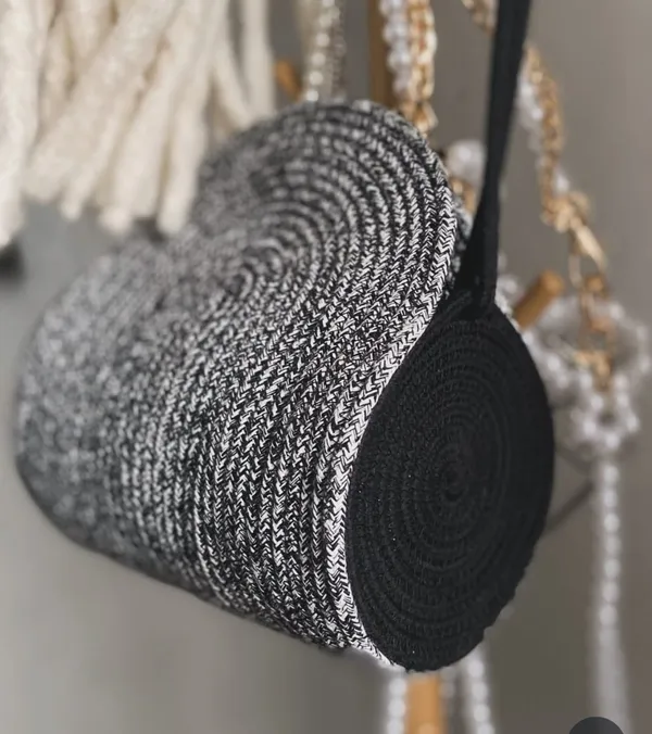 Timeless_Black_&_White_Weave_Bag