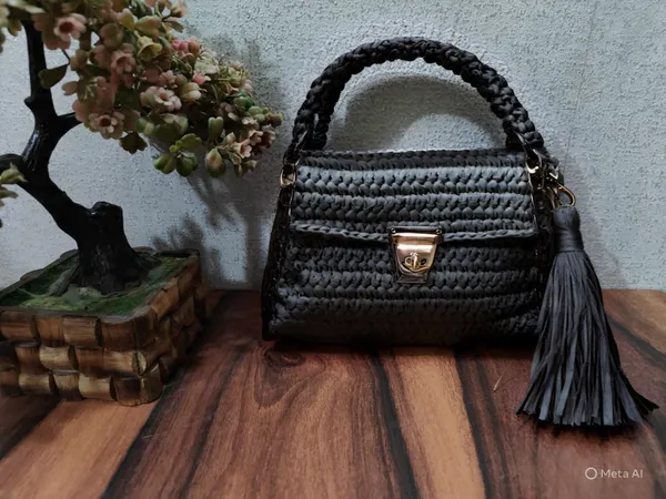 RAFIA_Sling_Handmade_handbag_Small_Dry_grass/Natural_Cane/Chic_Dry_Grass_bag/handbag_from_Manipur/carry_tote_bag_Sling_Bags_White-Crtoon
