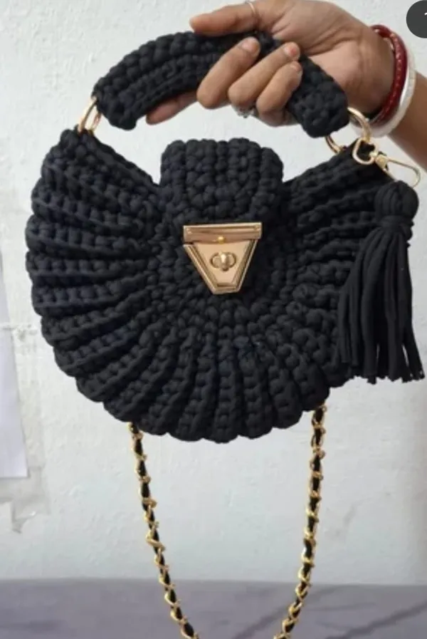 Bantrick_Black_Conch_Crochet_Bag