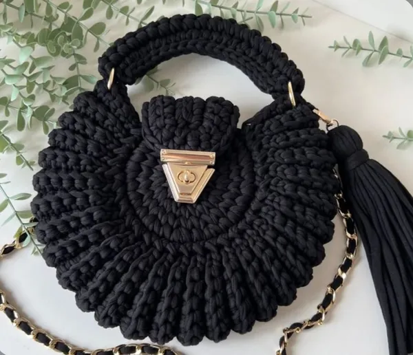 Bantrick_Black_Conch_Crochet_Bag