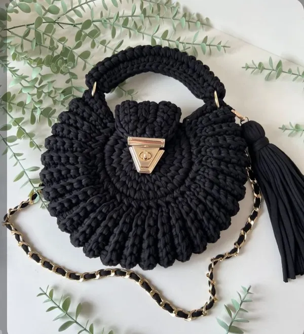 Bantrick_Black_Conch_Crochet_Bag