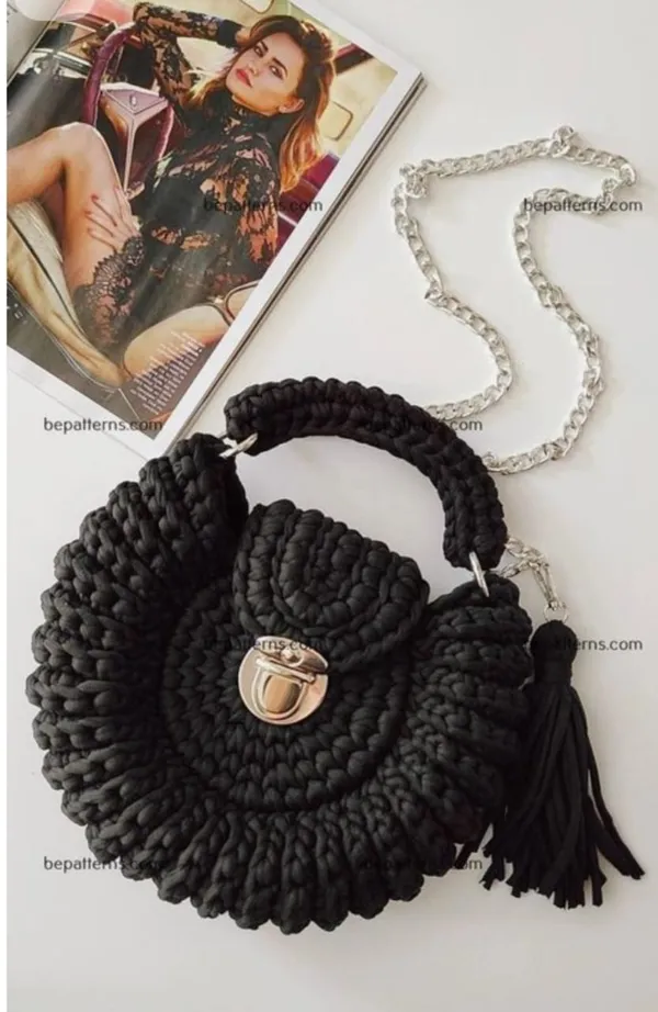 Bantrick_Black_Conch_Crochet_Bag