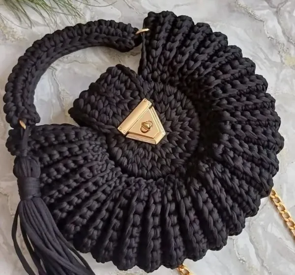 Bantrick_Black_Conch_Crochet_Bag