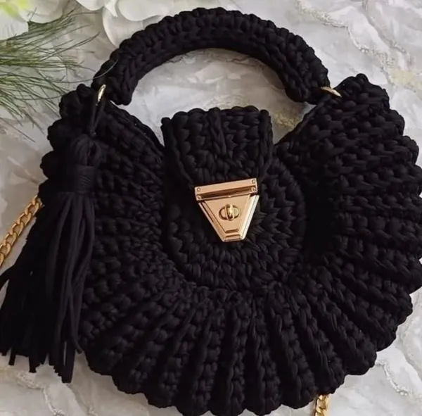 Bantrick_Black_Conch_Crochet_Bag