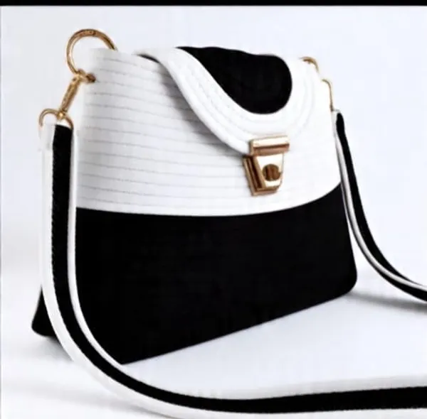 Women_CUTE_FANCY_Bucket_Bag_Casual_Woven_Beach_Handbag_Handmade_Small_Dry_grass/Natural_Cane/Chic_Dry_Grass_bag/handbag_from_Manipur/carry_tote_bag_Sling_Bags_White-Crtoon
