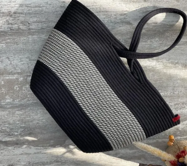 All_the_Cultures_Fabricating_India_Handmade_Small_Dry_/Natural_baskets/Chic_Dry__bag/handbag_from_India/carry_tote_bag_Sling_Bags_White-Crtoon/kids_baskets