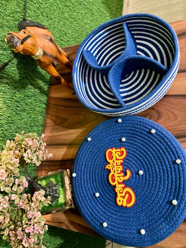 All_the_Cultures_Fabricating_India_Handmade_Small_Dry_/Natural_baskets/Chic_Dry__bag/handbag_from_India/carry_tote_bag_Sling_Bags_White-Crtoon/kids_baskets