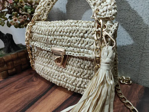 RAFIA_Sling_Handmade_handbag_Small_Dry_grass/Natural_Cane/Chic_Dry_Grass_bag/handbag_from_Manipur/carry_tote_bag_Sling_Bags_White-Crtoon