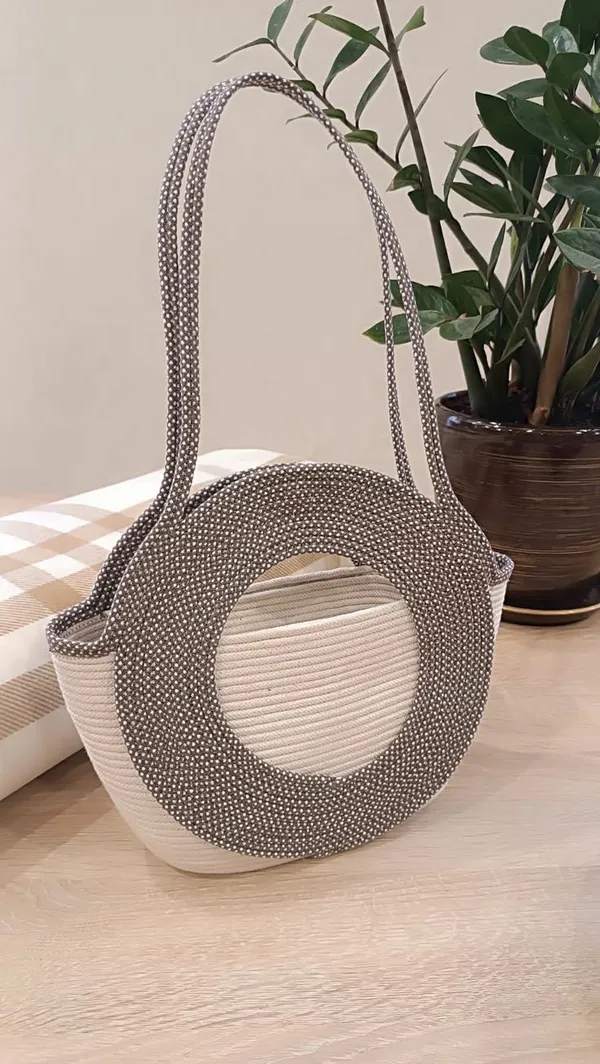 Handmade_cotton_cored_corssbody_Bags_small_purse_with_gold_chain_strap_and_strap_and_clasp,_Elegant_shoulder_bag,