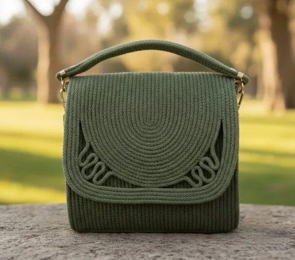 Cotton_rope_boho_fancy_handbag_stlish_handmade_.Handmade_cotton_cored_corssbody_Bags_small_purse_with_gold_chain_strap_and_strap_and_clasp,_Elegant_shoulder_bag,