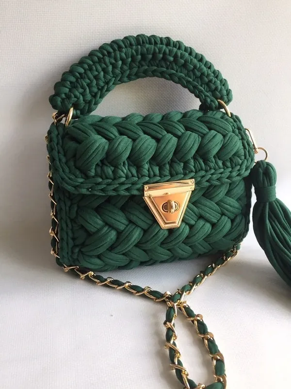 Bantrick_Green_Handwoven_Jute_Tote_Bag_–_Eco-Friendly_Women’s_Handbag