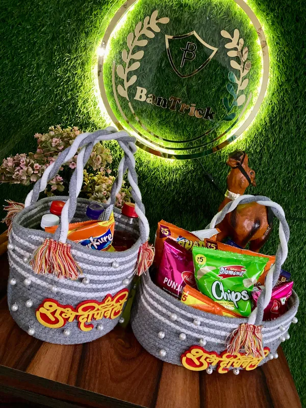 All_the_Cultures_Fabricating_India_Handmade_Small_Dry_/Natural_baskets/Chic_Dry__bag/handbag_from_India/carry_tote_bag_Sling_Bags_White-Crtoon/kids_baskets