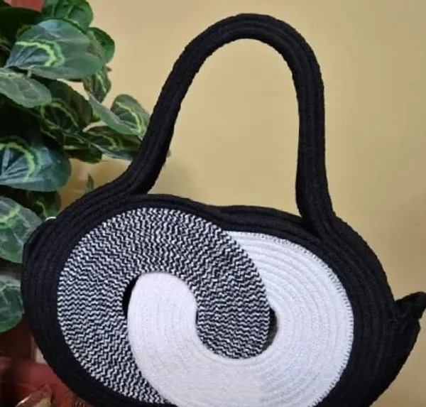 Handmade_cotton_cored_corssbody_Bags_small_purse_with_gold_chain_strap_and_strap_and_clasp,_Elegant_shoulder_bag,